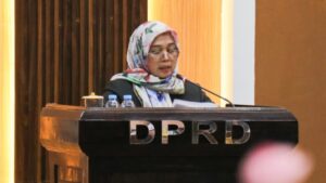 Juru bicara Fraksi NasDem DPRD Luwu Timur menyampaikan pendapat akhir dalam rapat paripurna APBD Perubahan 2026