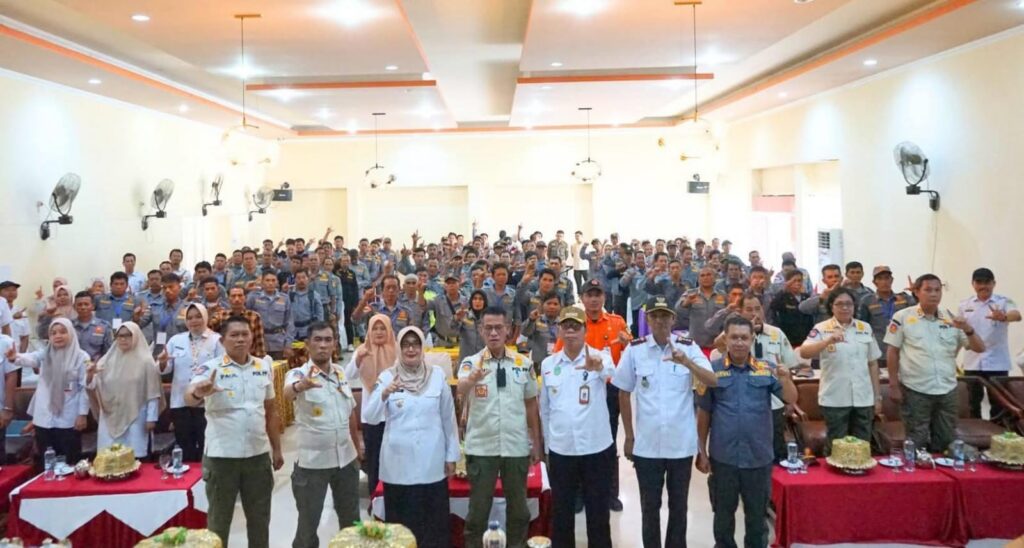 Pelatihan peningkatan kapasitas Satlinmas desa dan kelurahan Luwu Timur di Hotel Sikumbang Tomoni