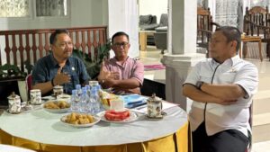 Dialog aspirasi warga Kecamatan Angkona Luwu Timur bersama bupati dan anggota Komisi III DPRD