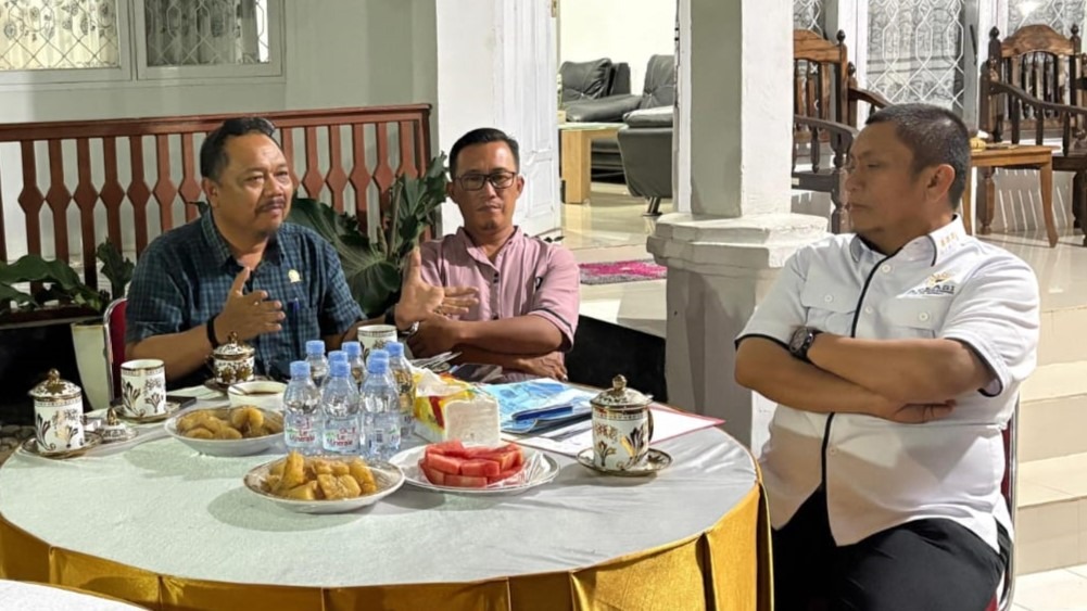 Dialog aspirasi warga Kecamatan Angkona Luwu Timur bersama bupati dan anggota Komisi III DPRD