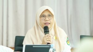 Kepala Dinas Pendidikan dan Kebudayaan Luwu Timur Raoda K saat memimpin pemetaan sarana sekolah lewat One Data Dikbud