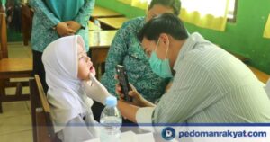 Pemeriksaan kesehatan gratis siswa SD 233 Balantang oleh TP PKK Luwu Timur, berita lutim