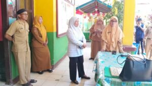 Kunjungan Wakil Ketua DPRD Luwu Timur Harisah Suharjo ke UPT SMPN 2 Malili untuk menyerap aspirasi sekolah