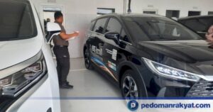 Komunitas otomotif menjajal BYD M6 DM dan M6 EV dalam kegiatan Haka Auto di Makassar dan Madiun