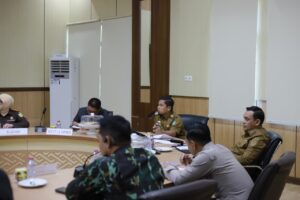 Rapat monitoring dan evaluasi penyaluran BBM dan LPG di Kota Parepare yang dipimpin Wali Kota Tasming Hamid