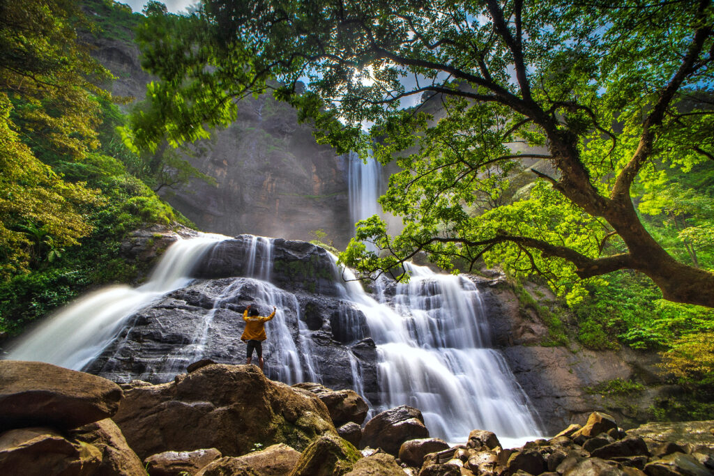 Panorama Air Terjun Mata Buntu di Desa Ledu-Ledu Wasuponda, destinasi Luwu Timur