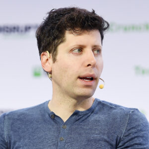 CEO OpenAI Sam Altman saat berbicara di sebuah konferensi teknologi