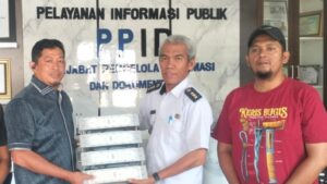 Empat lampu sorot menerangi Lapangan Balantang di Luwu Timur, Desa Balantang Malili