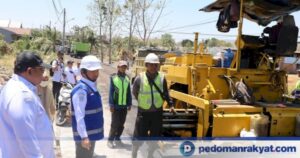 Pengaspalan Jalan Ambo Matti Kelurahan Lapadde Parepare dalam berita luwu timur soal jalan daerah