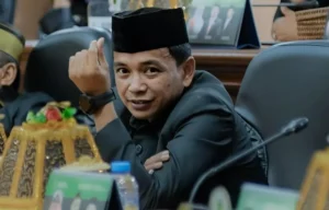 Anggota DPRD Luwu Timur melaporkan kebakaran Pendolo dan bantuan damkar Luwu Timur ke Kabupaten Poso