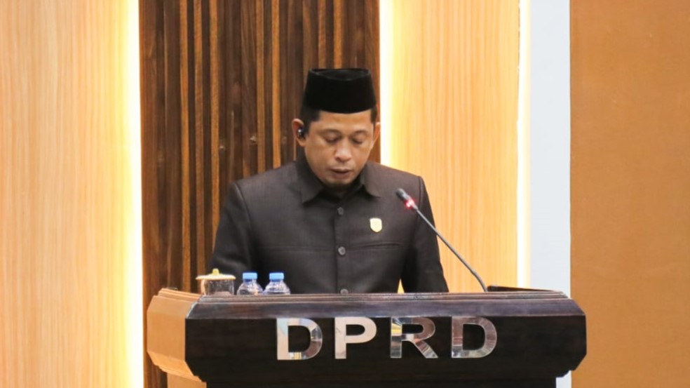 Sorotan sarana sekolah dan mobiler di luwu timur dalam rapat paripurna DPRD