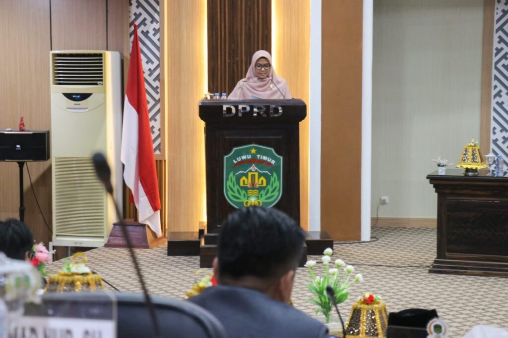 Fraksi PAN DPRD Luwu Timur saat menyampaikan pandangan fraksi di rapat paripurna DPRD Luwu Timur