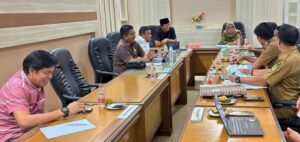 Suasana rapat dengar pendapat Komisi II DPRD Luwu Timur bersama Bapemda dan BKAD