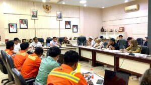 Rapat dengar pendapat Komisi III DPRD Luwu Timur bersama warga Balambano dan PT Vale