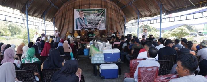 Nurchalis Azis dari Fraksi PAN Luwu Timur saat menyerap aspirasi warga di Dapil Wotu dan Burau