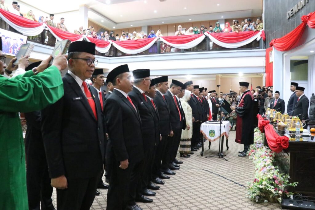 Anggota DPRD Luwu Timur saat pelantikan periode 2024-2029, termasuk lima wakil PAN Luwu Timur