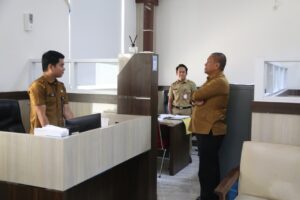 Inspeksi mendadak Bupati Luwu Timur di Sekretariat Daerah soal beasiswa mahasiswa