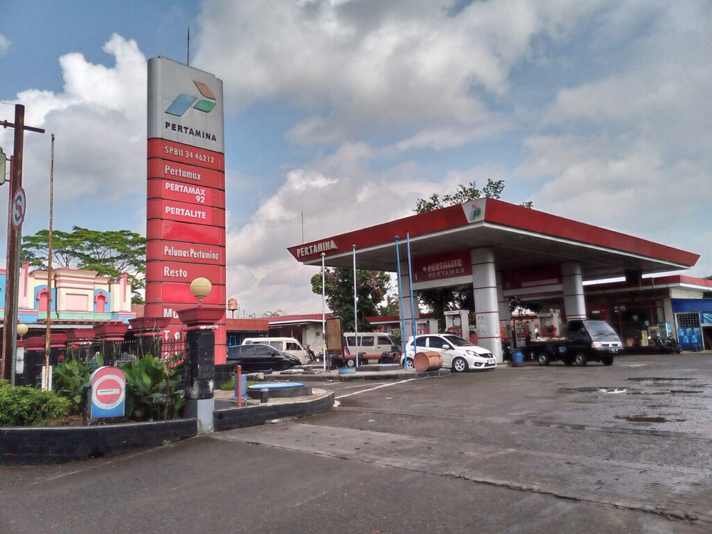 SPBU Pertamina untuk isu gaji operator SPBU dan BBM subsidi
