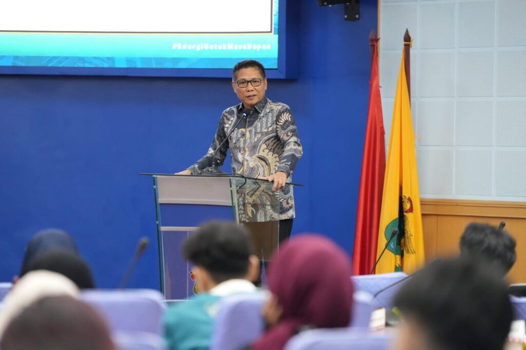 PLTA di Sorowako pendukung operasi tambang lutim memanfaatkan aliran Sungai Larona dari danau Matano, Mahalona, dan Towuti