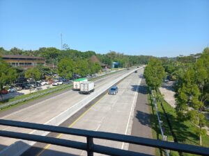 Ruas Jalan Tol Trans Jawa sebagai ilustrasi kecelakaan bus pariwisata di Tol Ngawi-Solo