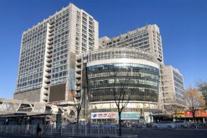Gedung Zhongguancun Science and Technology Trade Center di Beijing, pusat industri teknologi China
