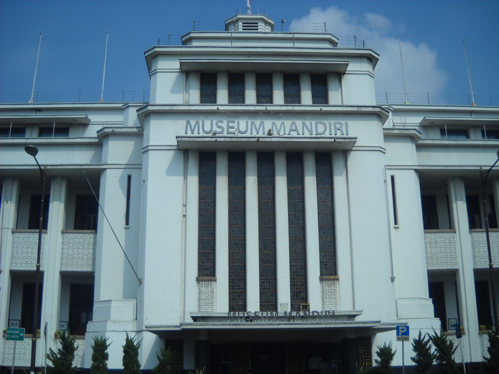 Gedung Museum Bank Mandiri di kawasan Kota Tua Jakarta