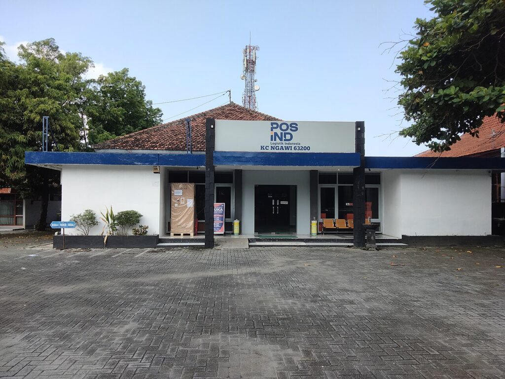 Ilustrasi kantor Pos Indonesia di Ngawi, Jawa Timur, yang mewakili jaringan layanan pos di daerah
