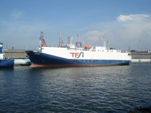 Kapal barang bersandar di Pelabuhan Tanjung Priok, Jakarta