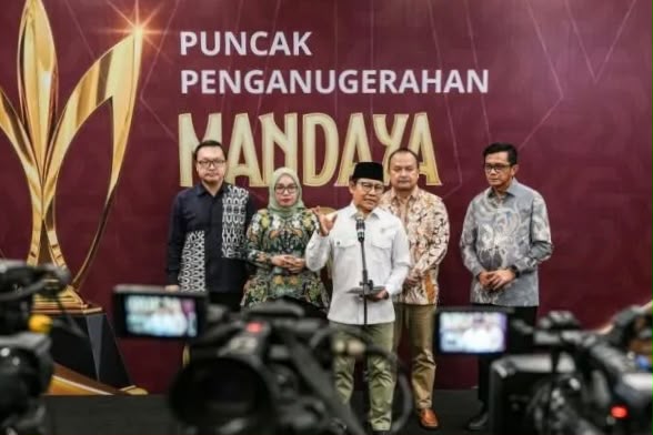 Berita Lutim: warga dan pengelola kebun nanas Desa Tabarano Wasuponda Luwu Timur