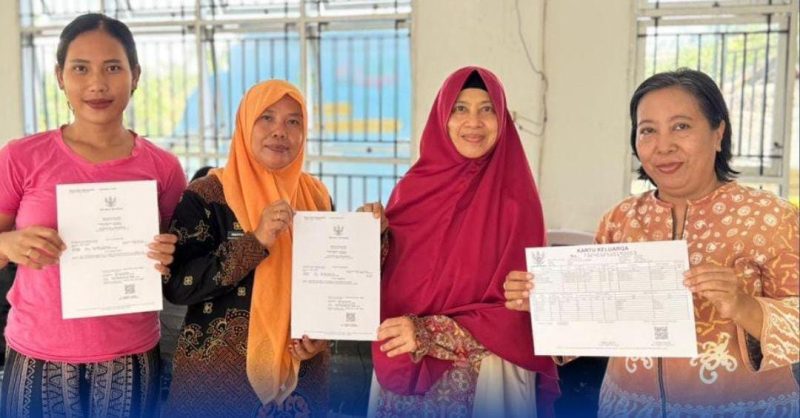 Pelayanan jemput bola Dukcapil Aktif Kabupaten Luwu Timur kepada warga