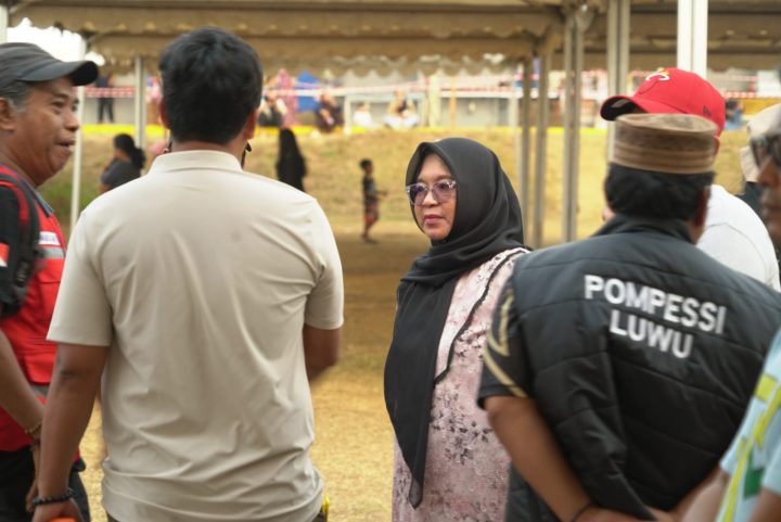 Wakil Bupati Luwu Timur meninjau persiapan Expo K-UMKM Harkopnas ke-79 di Lapangan Iniaku Sorowako