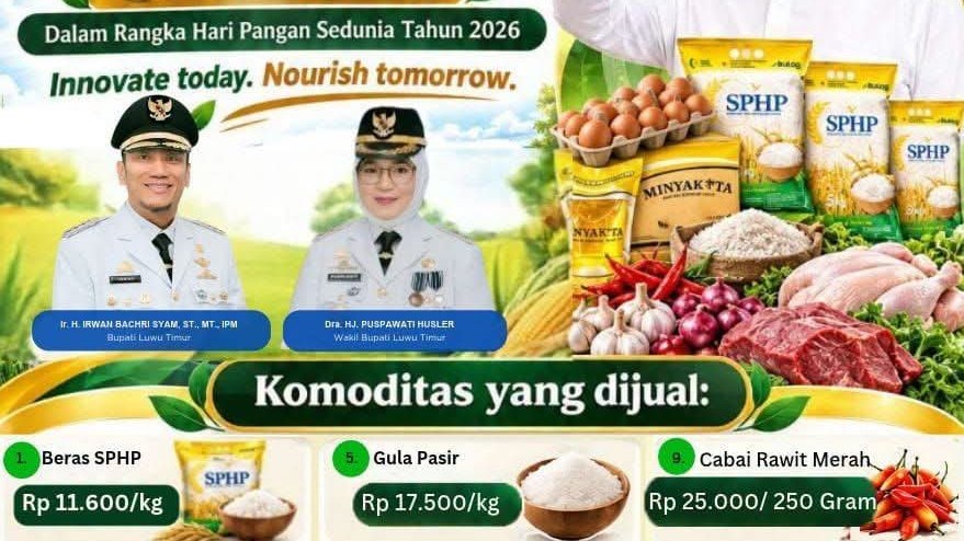 Warga berbelanja kebutuhan pokok pada pasar murah di Luwu Timur