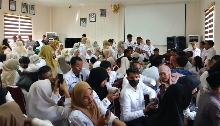 Berita Luwu Timur: pembinaan PPPK Paruh Waktu BKPSDM Luwu Timur di aula kantor