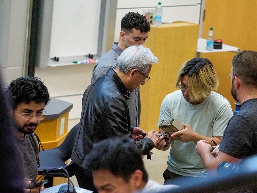 CEO Nvidia Jensen Huang saat berbicara dalam sebuah forum di Amerika Serikat