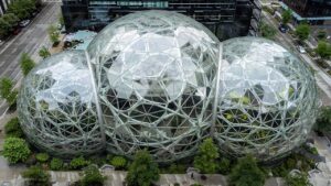 Amazon Spheres di Seattle sebagai ilustrasi perusahaan teknologi Amazon