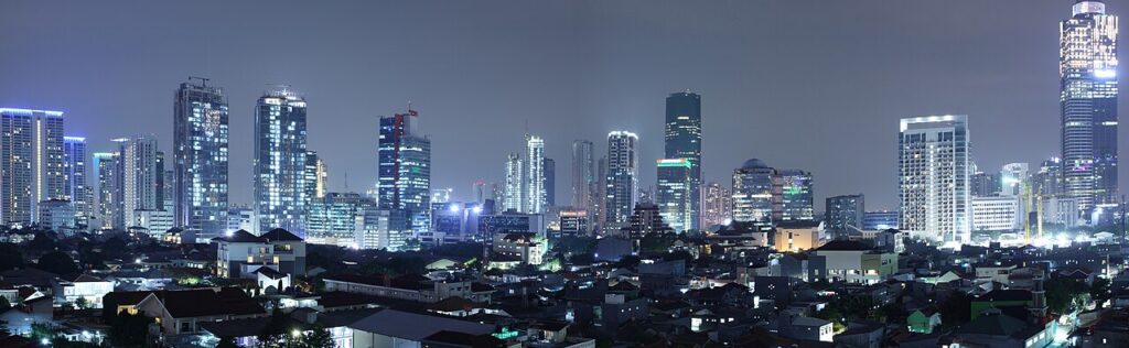 Panorama kawasan bisnis Jakarta pada malam hari sebagai ilustrasi kawasan hiburan malam