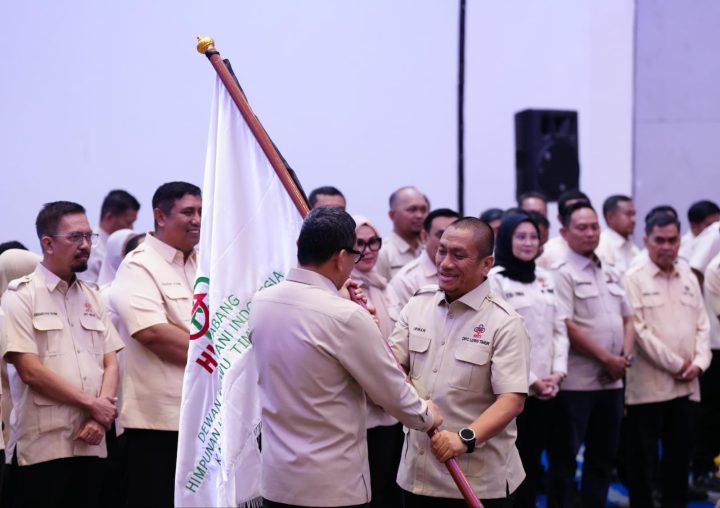 Pelantikan Bupati Luwu Timur Irwan Bachri Syam sebagai Ketua DPC HKTI Luwu Timur di Makassar