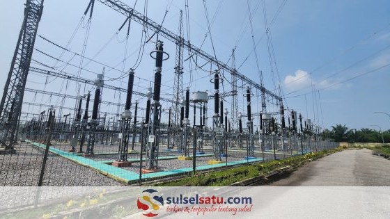 Luwu Timur: petugas PLN di kawasan Gardu Induk Tegangan Ekstra Tinggi 275 kV Wotu