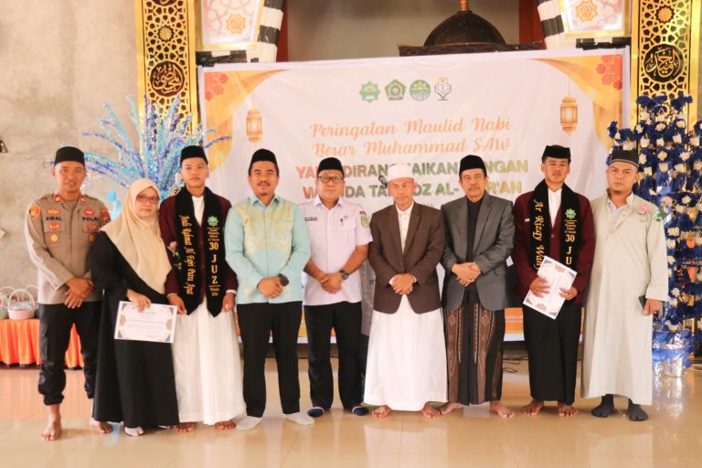 Luwu Timur: suasana peringatan Maulid Nabi dan Wisuda Tahfiz Al-Quran di Ponpes Ittihad Al Ummah Desa Ussu Malili