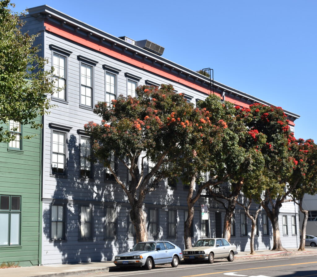 Kantor pusat OpenAI di Pioneer Building, San Francisco