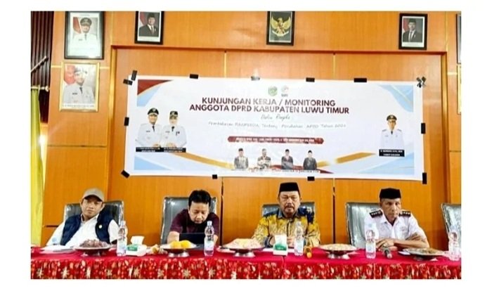 PAN Luwu Timur: anggota Fraksi PAN DPRD Luwu Timur Abd. Halim saat monitoring aspirasi warga Kecamatan Kalaena