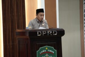 Anggota DPRD Luwu Timur dari Fraksi PAN Abdul Halim menyampaikan laporan hasil reses di rapat paripurna