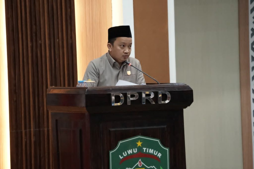 Anggota DPRD Luwu Timur dari Fraksi PAN Abdul Halim menyampaikan laporan hasil reses di rapat paripurna
