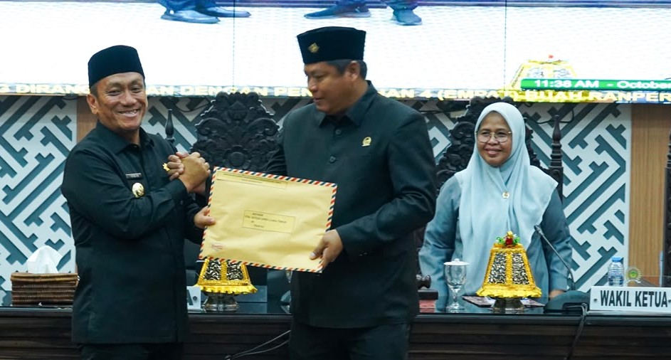 Paripurna DPRD Luwu Timur 12 Oktober 2026, Fraksi PAN Luwu Timur menyampaikan pendapat akhir Ranperda Petani