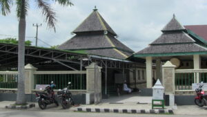 Suasana masjid tua di Sulawesi Selatan sebagai ilustrasi agenda keagamaan PAN Luwu Timur