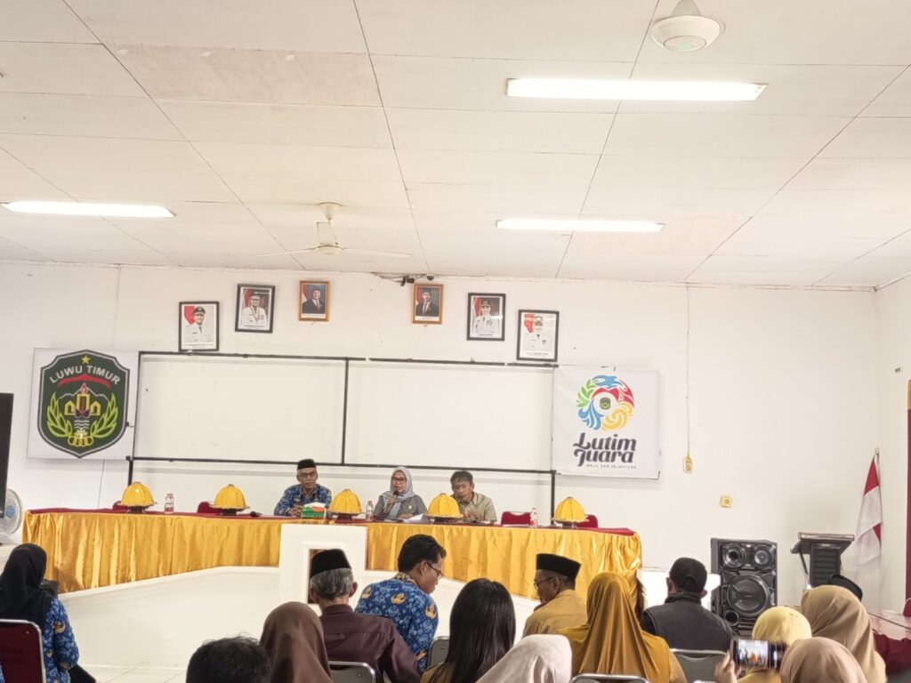 Monitoring Ranperda APBD 2027 di Aula Kantor Camat Malili bersama legislator Fraksi PAN Luwu Timur
