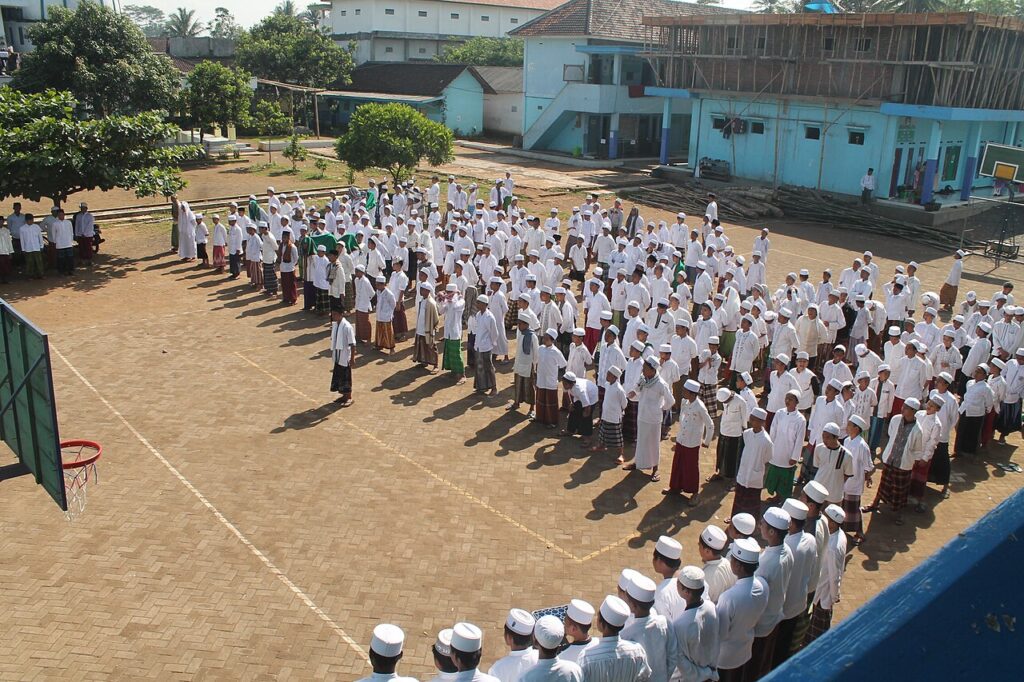 Ilustrasi kegiatan pesantren sebagai gambaran kerja pendidikan anggota Fraksi PAN Luwu Timur Nurchalis Azis