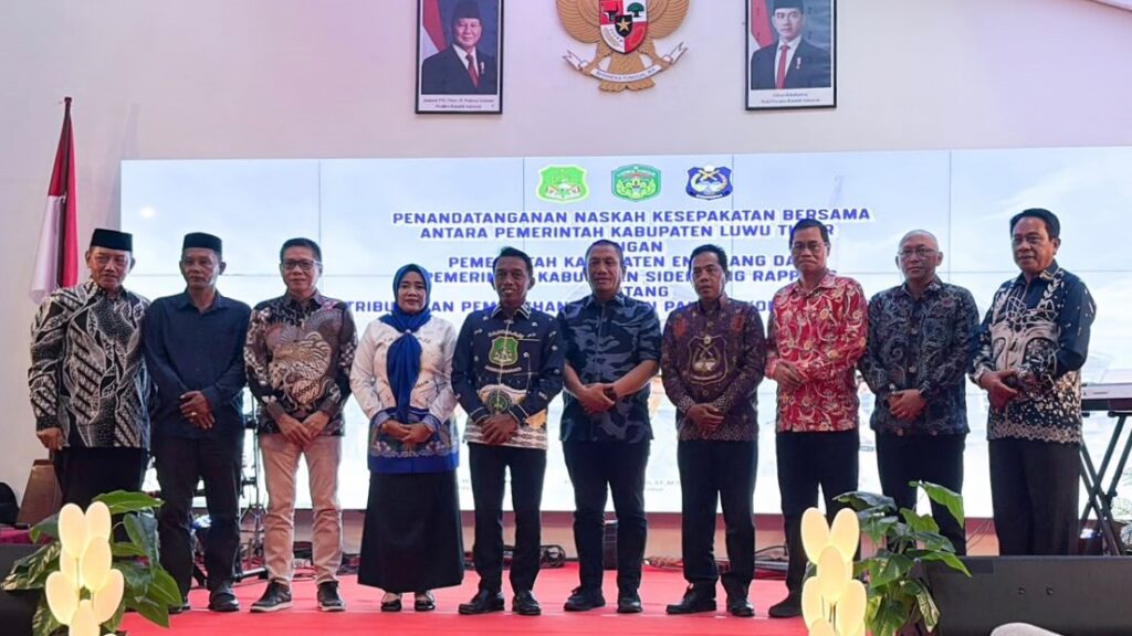 Wakil Gubernur Sulsel melihat kain Taipa pada pameran UMKM, pariwisata Lutim