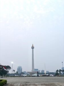 Monumen Nasional Jakarta yang berada di pusat kota, dekat sejumlah titik aksi demonstrasi