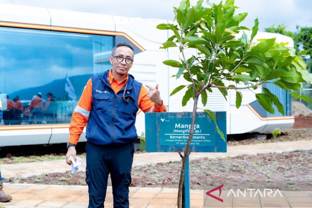 Presiden Direktur dan CEO PT Vale Indonesia saat memaparkan kinerja perusahaan nikel di Luwu Timur